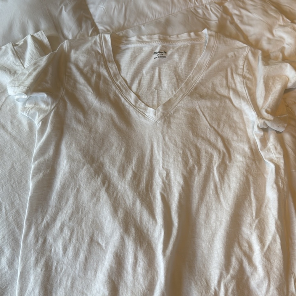 Madewell White V-Neck T-Shirt and crew neck XS - Picture 2 of 6